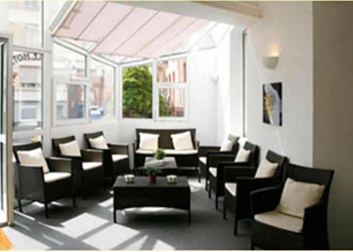 ホテル Metropole 3*