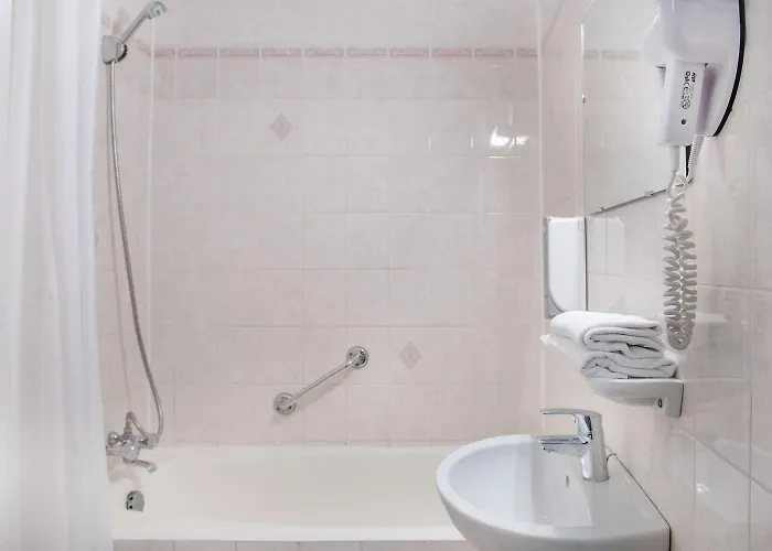 Metropole ホテル 3*