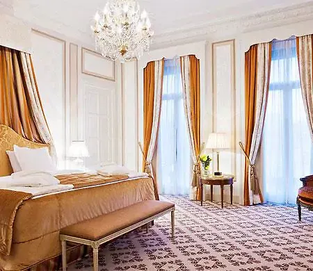 Ξενοδοχείο Metropole 3*